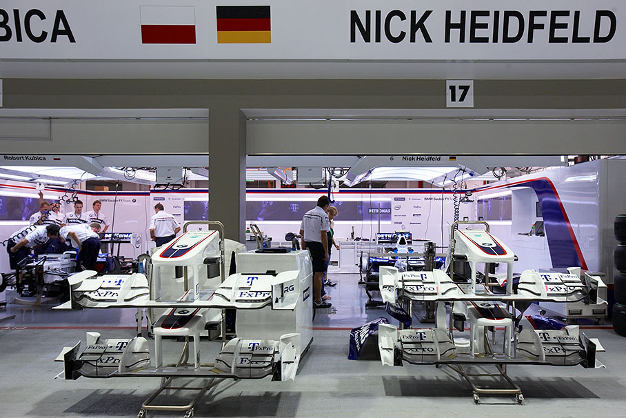 The clean BMW Sauber F1 pits