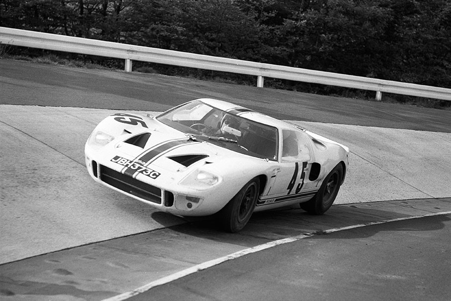Jo Schlesser (F) and Guy Ligier (F) on Ford GT40 #1003, entered by Ford France, gain victory in S+3.0 classement (fifth overall)