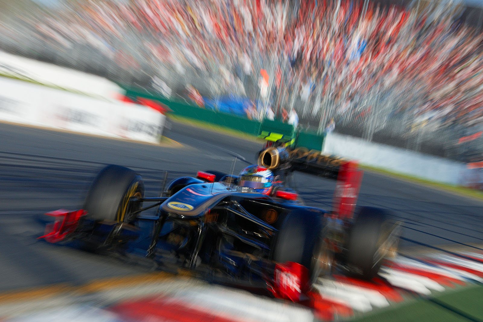 Vitaly Petrov, Lotus Renault GP