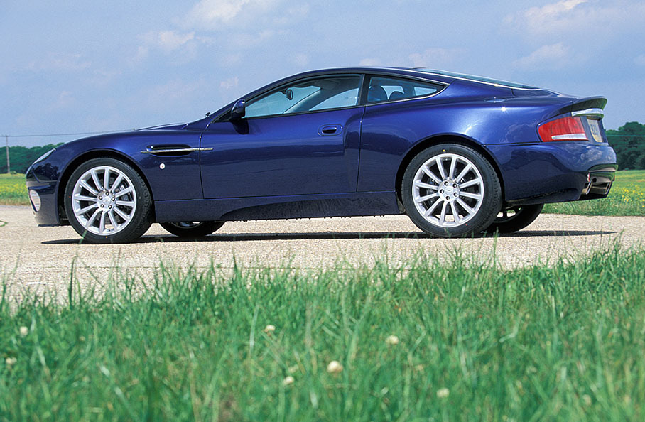 Aston Martin Vanquish, 2001