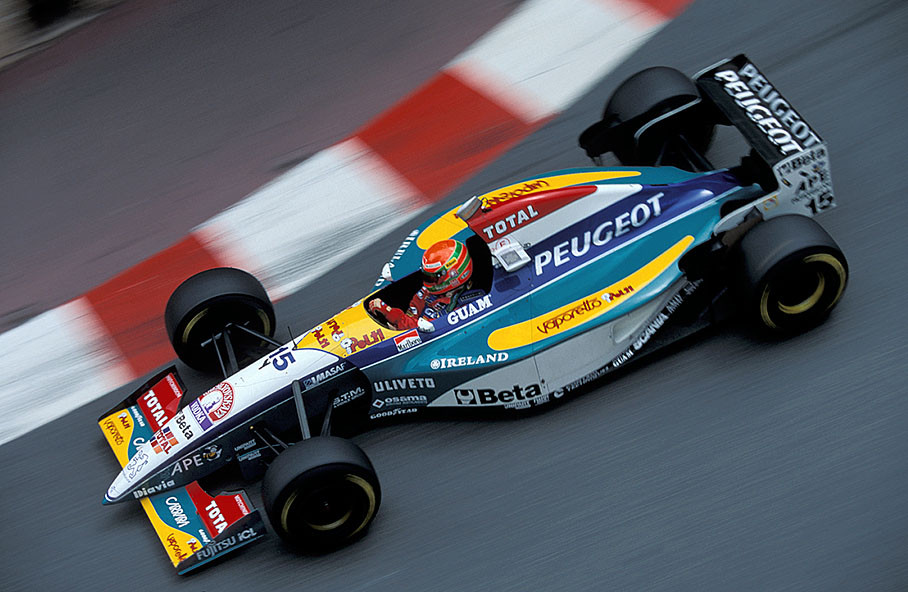 Eddie Irvine on Jordan-Peugeot 195